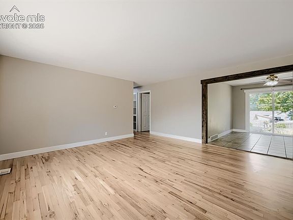 5th image of 244 Everett Dr