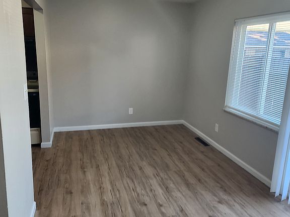 3rd image of 491 Catalina Dr #F-1