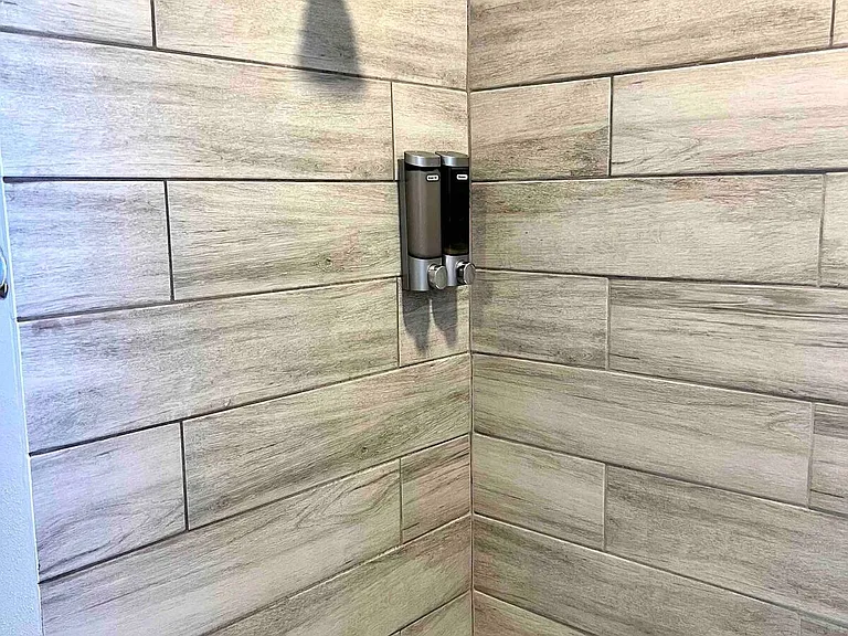 Full Bathroom with Bathtub