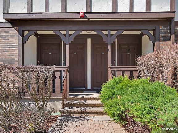2nd image of 2506 Hemingway Ln