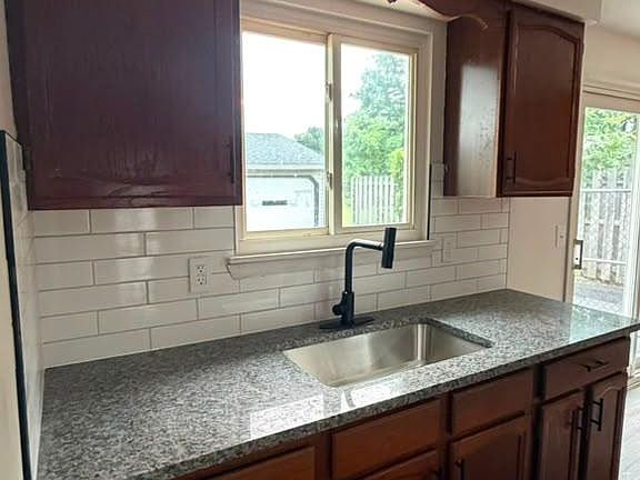5th image of 5830 Beech Dr