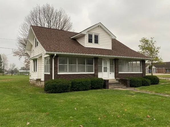 100 SE 8th St, Casey, IL 62420