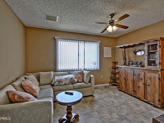 4th image of 9534 W Willowbrook Dr