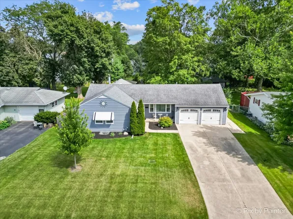 45 Victor Pkwy, Crystal Lake, IL 60014