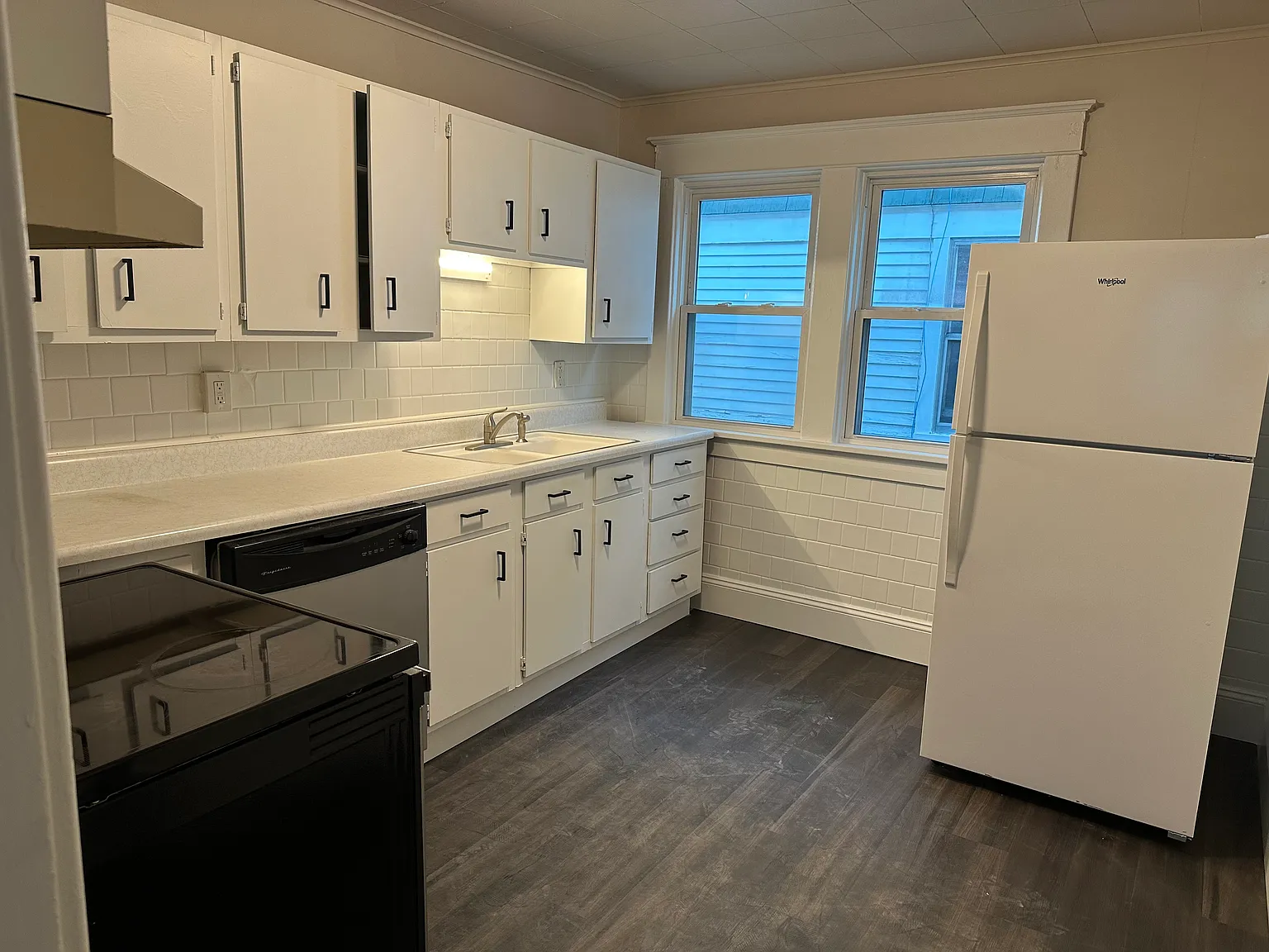 214 Colvin Ave — Photo 1