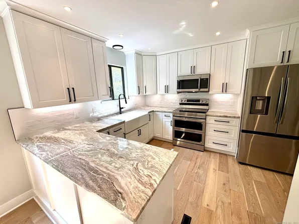 143 Heritage Village #E, Southbury, CT 06488