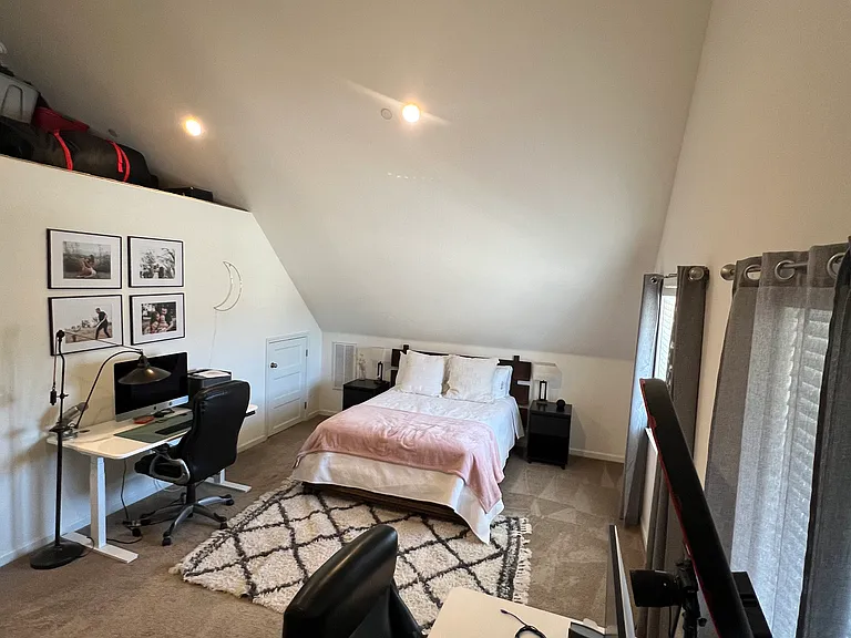 Upstairs Bedroom & Loft