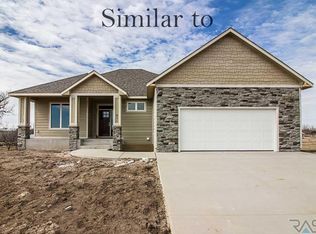 507 S Red Spruce Ave, Sioux Falls, SD 57110