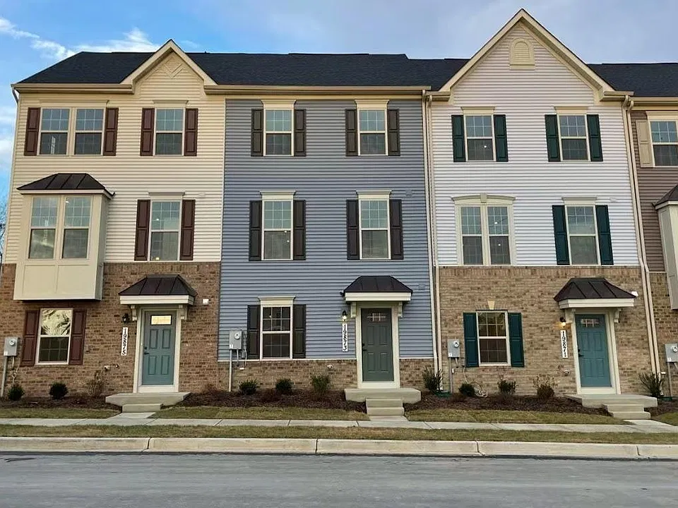 19873 Green Village Dr