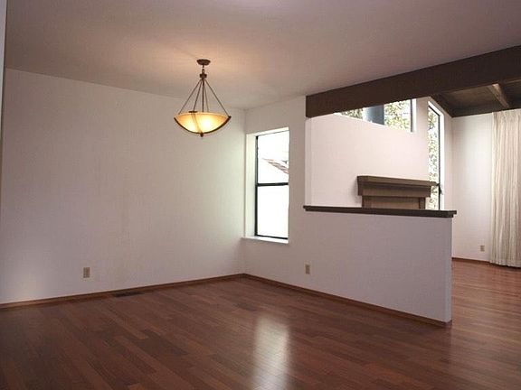 4th image of 75 Lincoln Dr