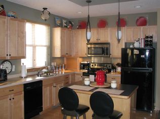 2696 Pinkspire Ln E, Maplewood, MN 55119