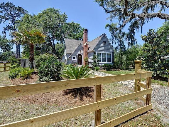 5th image of 1227 Magnolia Ave
