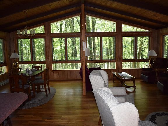 2nd image of 119 Lincoln Dr