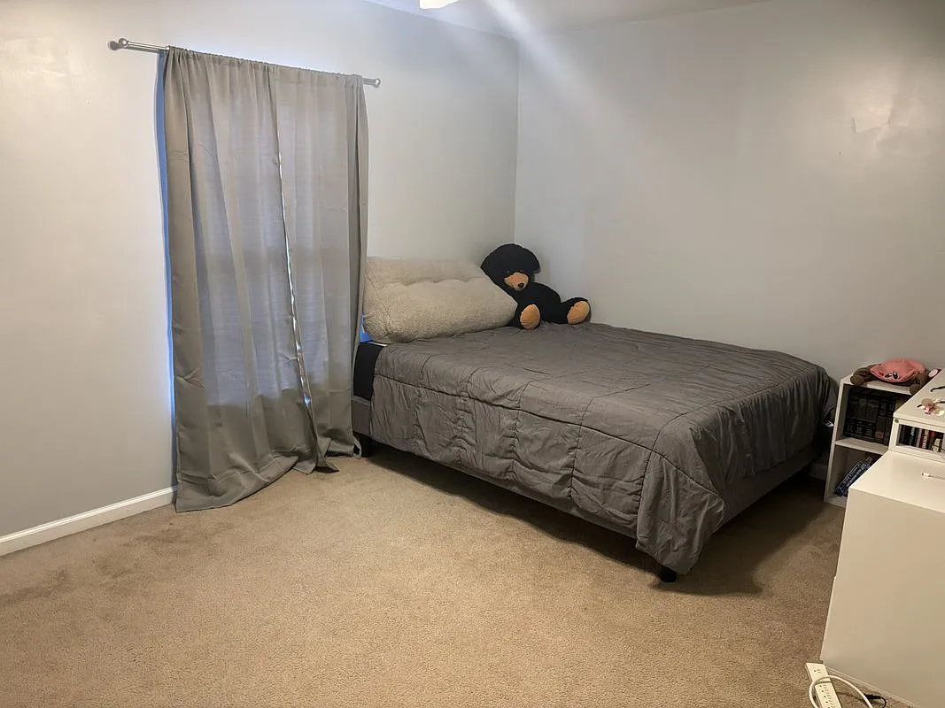 5 bed, 3.0 bath, 2686 sqft, $3,075 — Photo 4