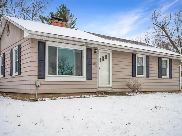 15231 N Von Achen Dr, Chillicothe, IL 61523