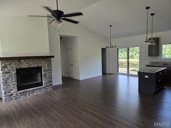 5th image of 10413 Autumn Rd