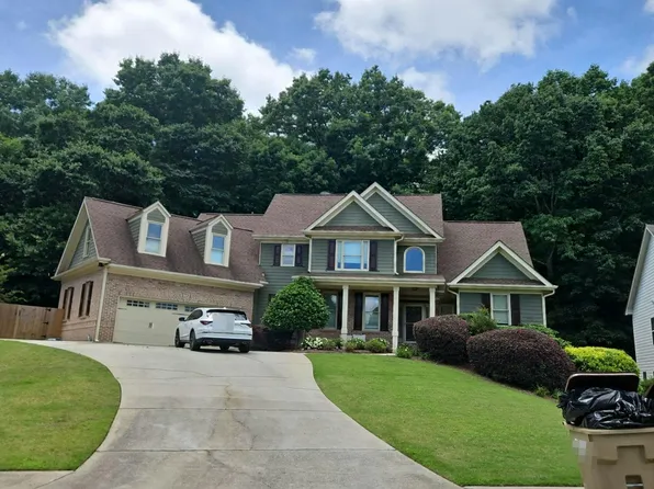 2418 Democracy Dr, Buford, GA 30519