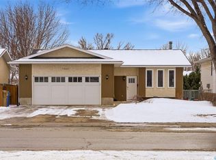 7023 Sherwood Dr, Regina, SK S4X2V5