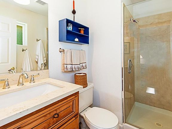 4th image of 907 Southwood Blvd #9