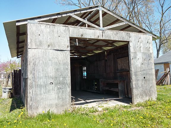 4th image of 821 Fair Ave