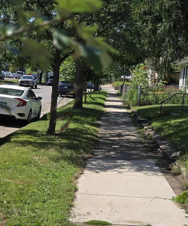 223 Robie St E #2