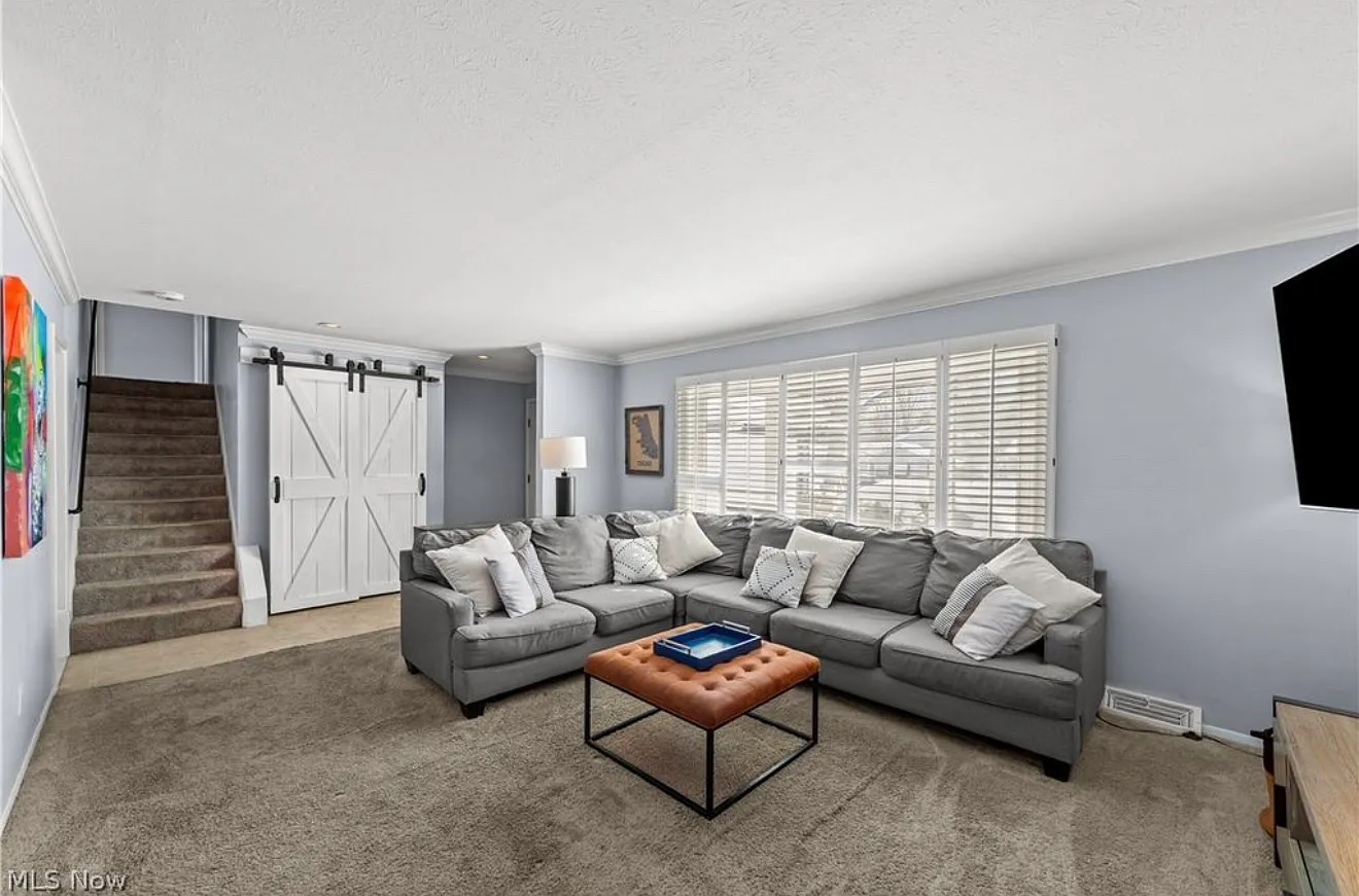 3 bed, 1.5 bath, 1900 sqft, $2,395 — Photo 4