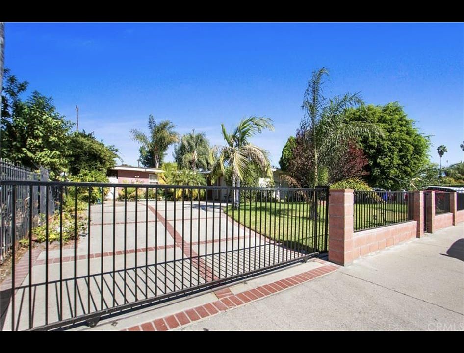 1st image of 903 Hyde Ave