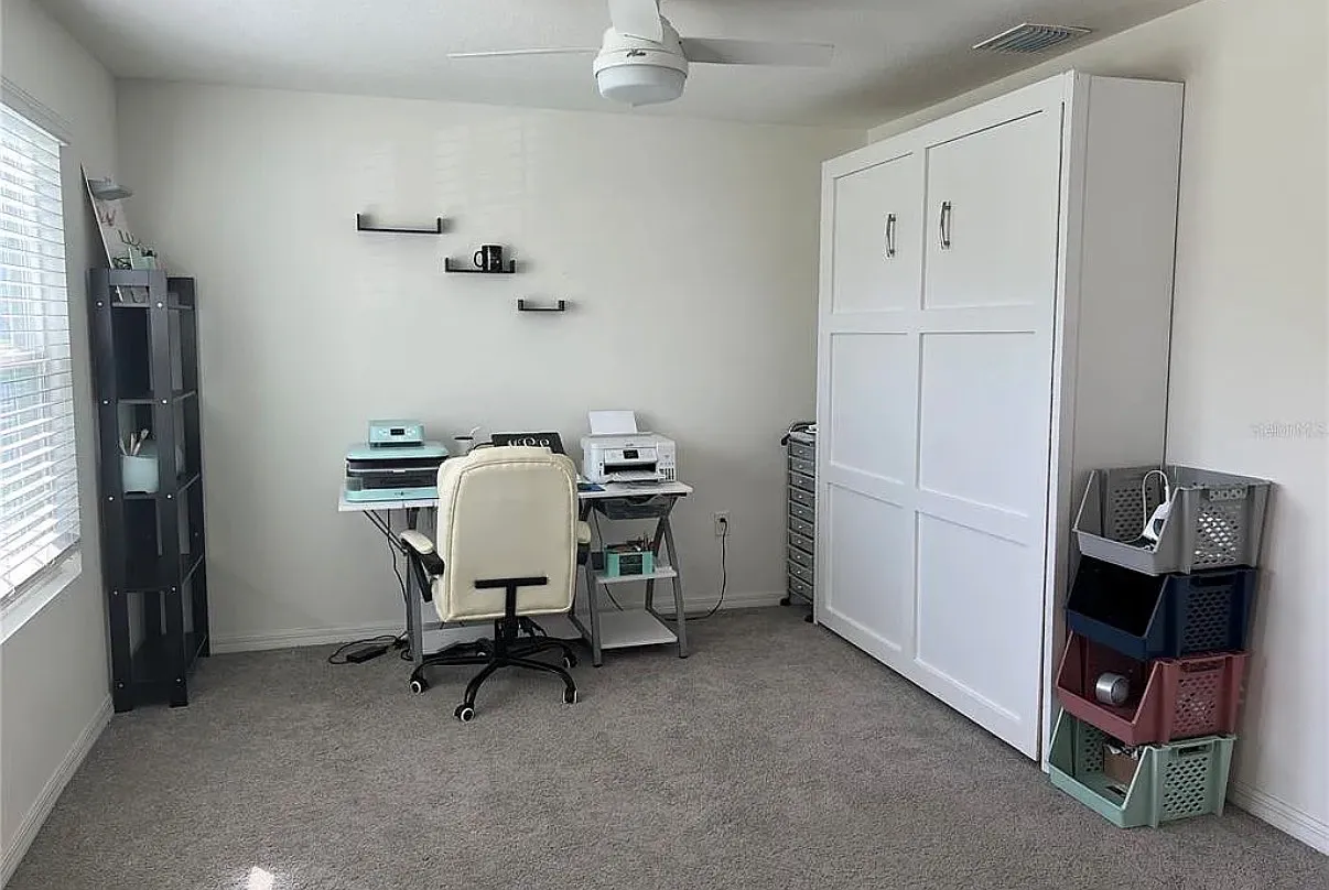 5 bed, 2516 sqft, $3,200 — Photo 1