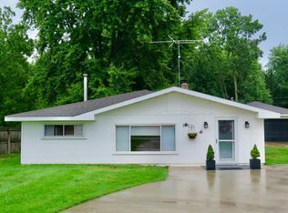 48677 Sugarbush Rd, Chesterfield, MI 48047