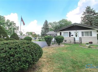 915 Nela Pkwy, Toledo, OH 43615