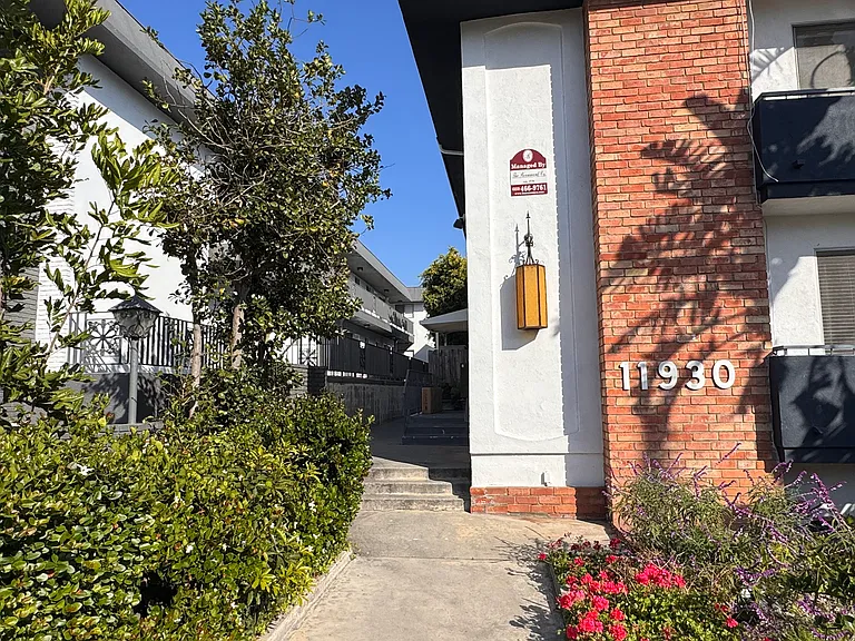 11930 Dorothy St #7 — Photo 2