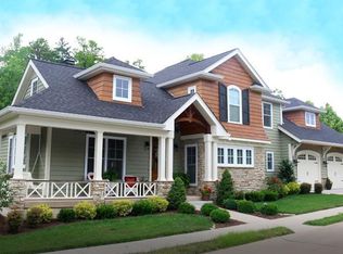 1051 Barberry Ln, Saint Louis, MO 63122