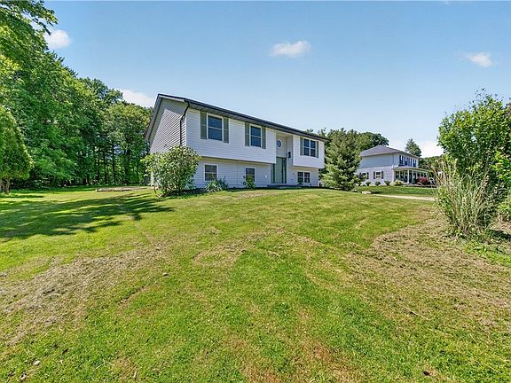2nd image of 10142 Hillcrest Rd