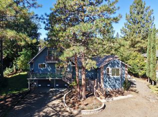 965 Old Ferry Rd, Shady Cove, OR 97539