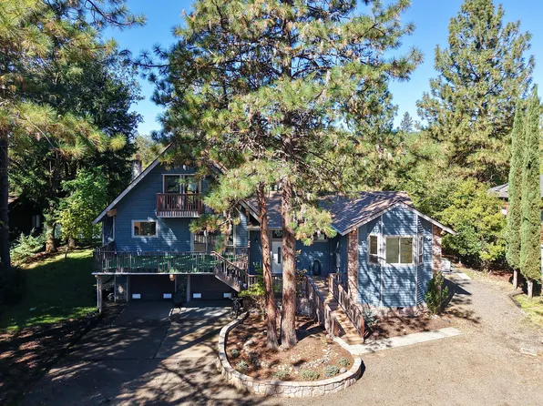965 Old Ferry Rd, Shady Cove, OR 97539