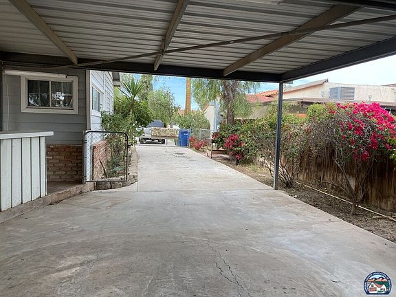 3rd image of 555 Sandalwood Dr