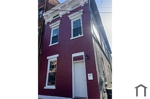 Building Photo - 614 Church St