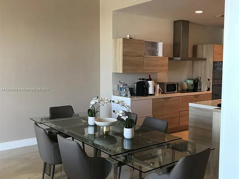 16385 Biscayne Blvd #7 — Photo 30