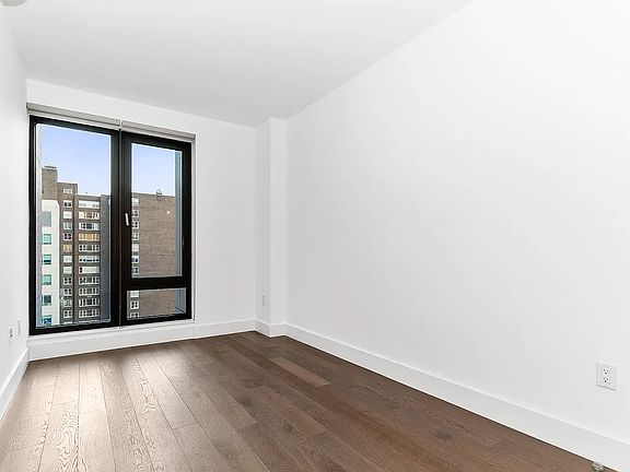 4th image of 227 Lexington Ave APT 1402