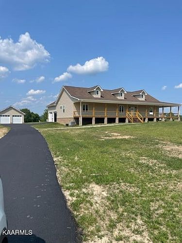 1st image of 672 Deerwood Dr