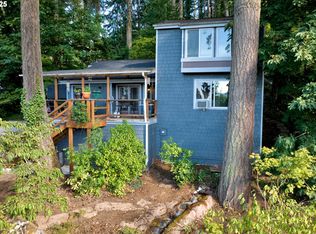 7025 Glacier Dr, Springfield, OR 97478