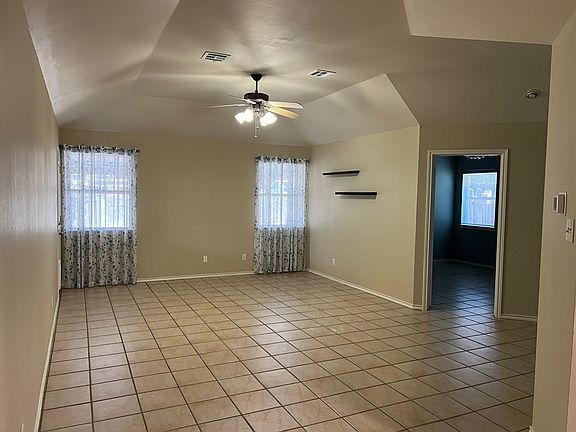 5th image of 216 Coronado Cir