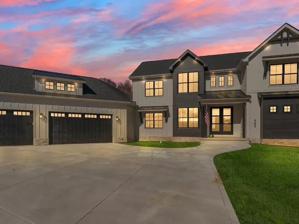 483 Stonebridge Pkwy, Valparaiso, IN 46383