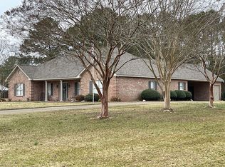 1346 Geddie Loop Rd, Deatsville, AL 36022
