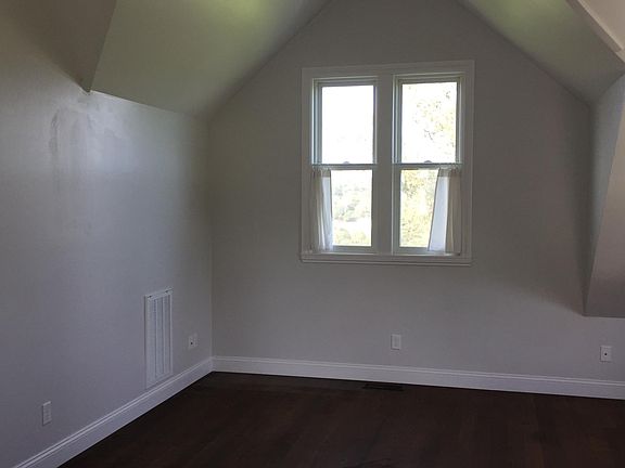 5th image of 709 La Raye Ln