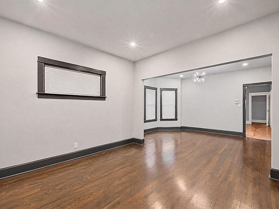 4th image of 2040 Lincoln Ave