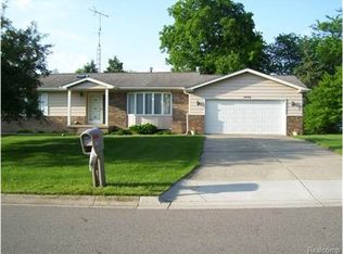 1086 Risecliff Dr, Grand Blanc, MI 48439