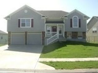 724 Garnes St, Raymore, MO 64083