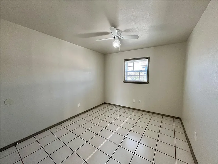 1042 W Village Ct #D — Photo 23