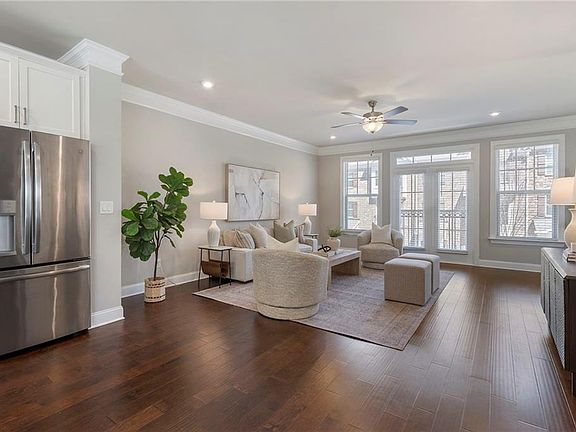 3rd image of 2045 Atz Cv